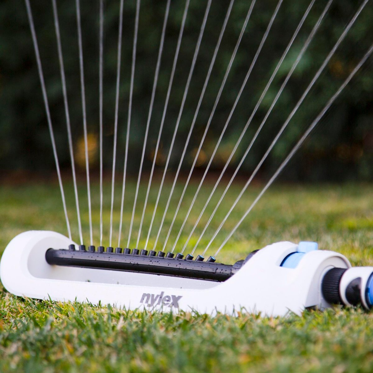 Nylex Oscillating Sprinkler Barrel - 260m Coverage - ABS Plastic - UV Protection