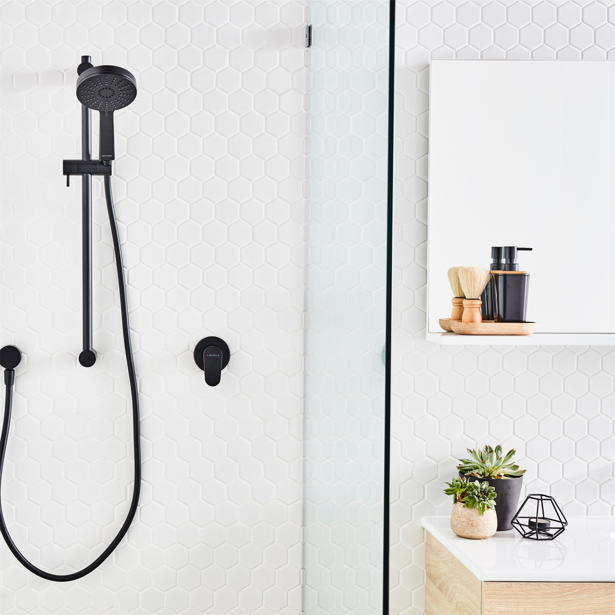 Methven Black Krome Rail Shower - 3 Function - ABS Brass - Voluminous