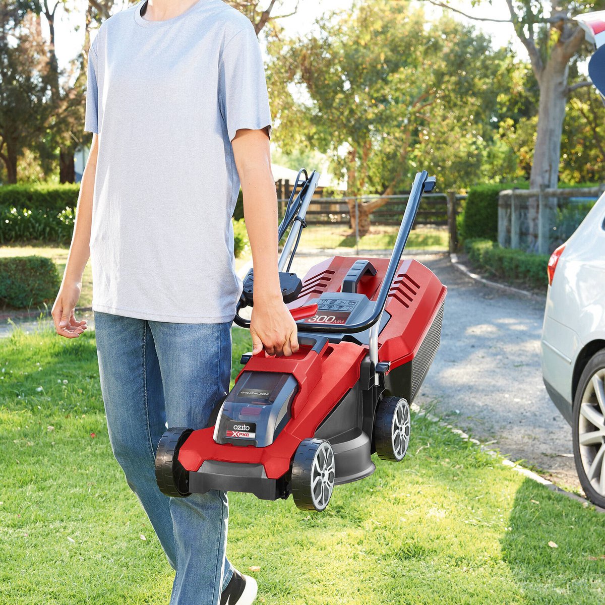 Ozito Brushless Lawn Mower - 300mm - 4.0Ah Battery - Lightweight