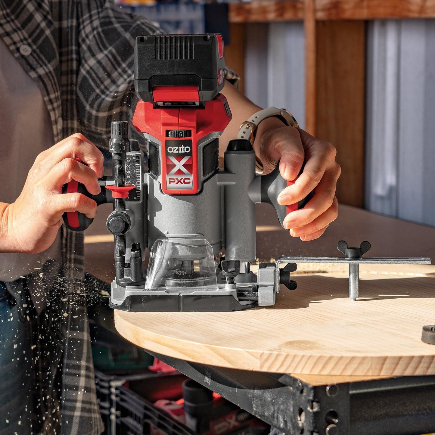 Ozito PXC Brushless Plunge Router - PXBPRS 018 - 250 x 250 x 160mm