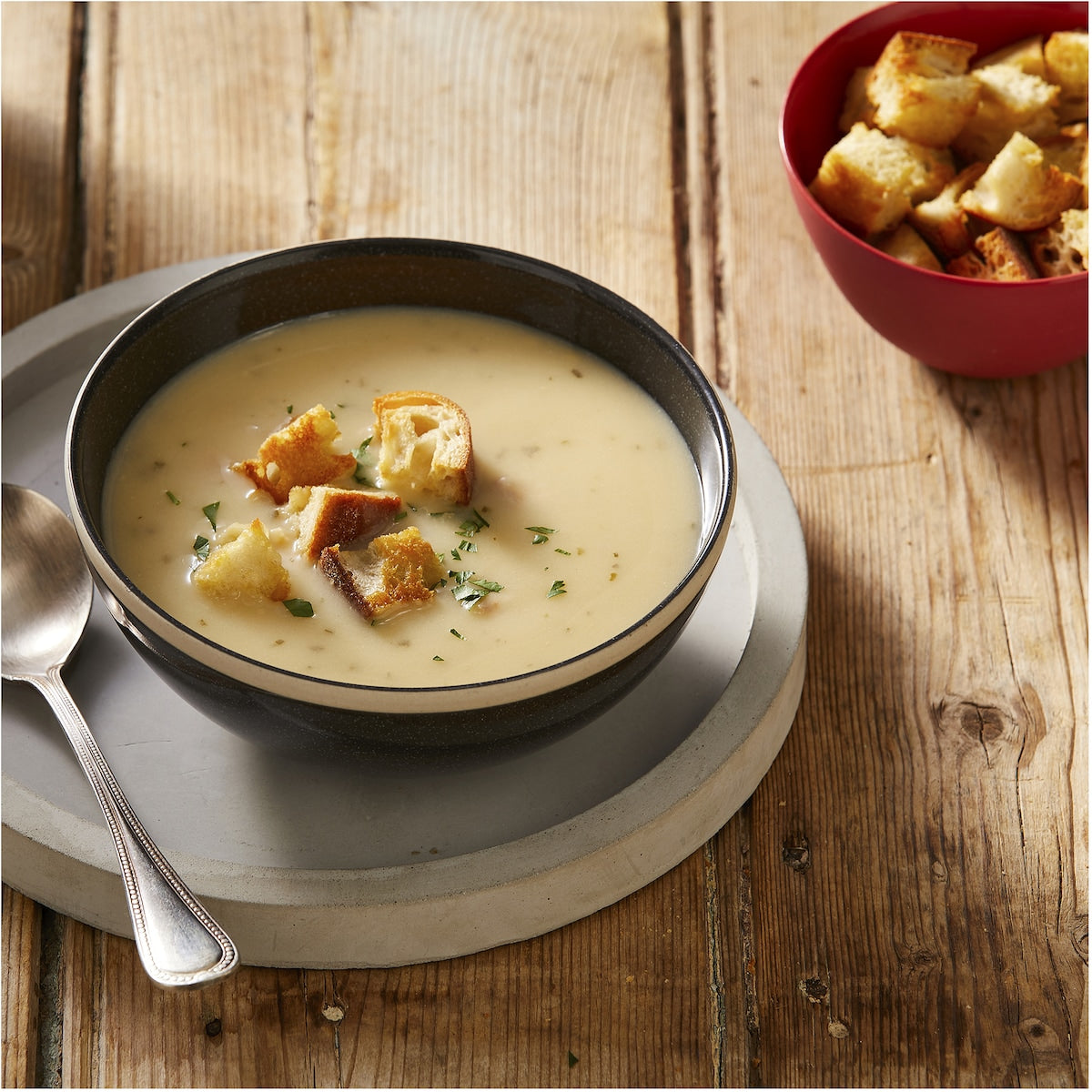Campbells Country Ladle Soup Potato & Leek 505g
