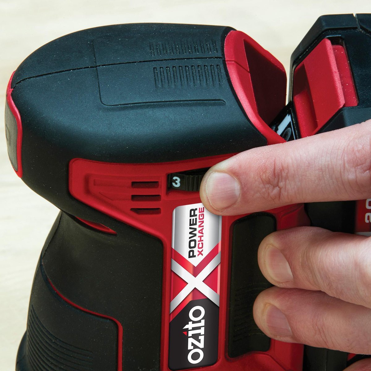 Ozito PXC 18V Cordless 125mm Random Orbital Sander Metal Plastic Easy Clean