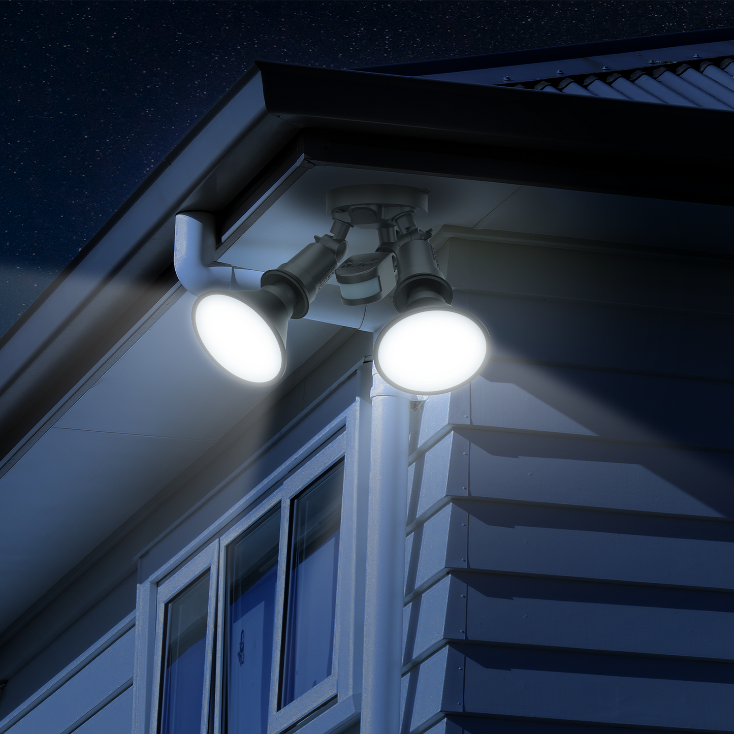 Arlec Twin Head Floodlight with Sensor - 2 x 10W - 1900 Lumens - Black