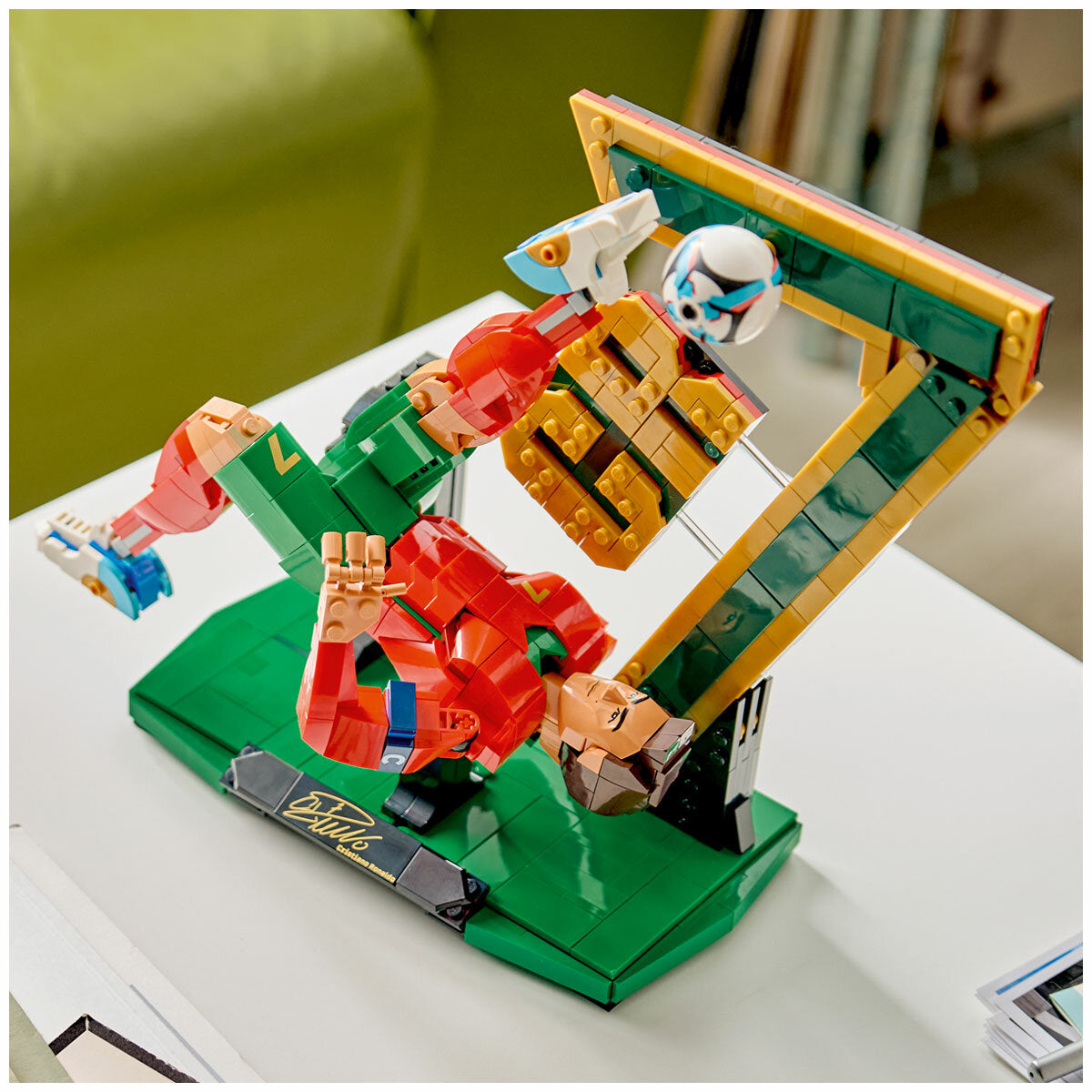 Lego Editions Cristiano Ronaldo Football Legend Set , , 12+ 43016 854 Pieces