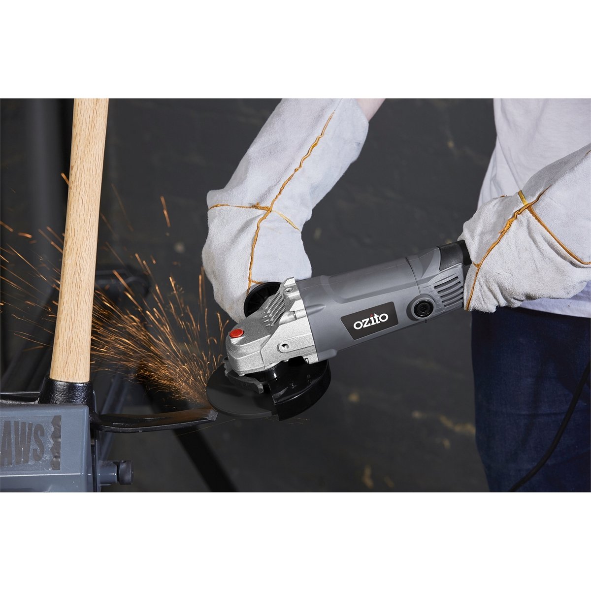 Ozito Angle Grinder - 125mm - Plastic, Metal - 1200W Motor