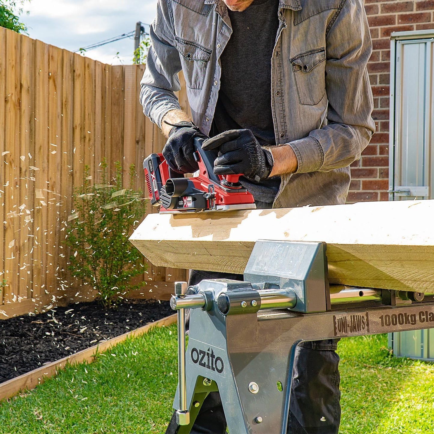 Ozito Cordless Planer - 82mm