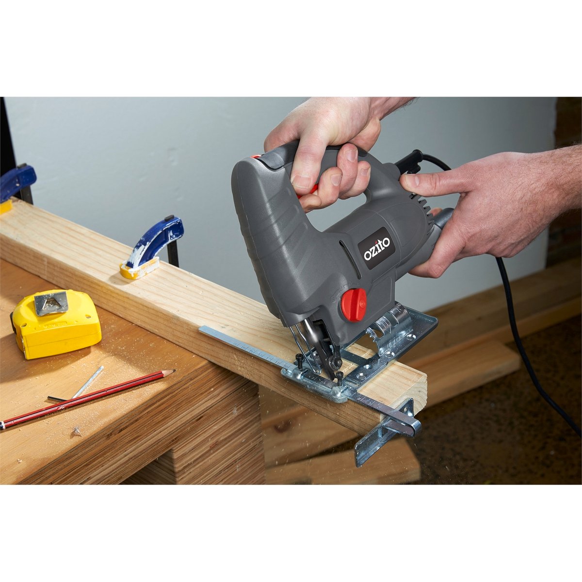 Ozito 680W Pendulum Jigsaw 3 Blades Plastic Metal Bevel Cuts