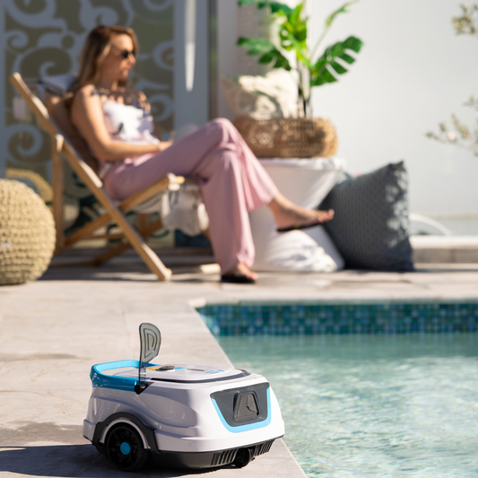 Hy-Clor i1 Cordless Robotic Pool Cleaner - 3.5kg