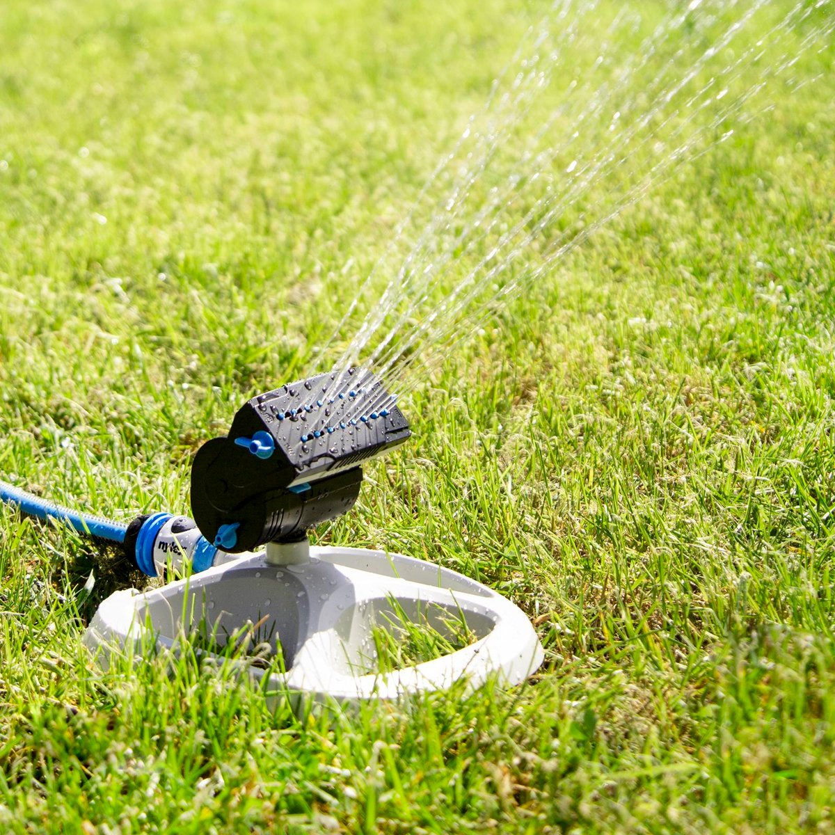 Nylex Oscillating Sprinkler - 170m² - UV Stabilised - Adjustable Flow