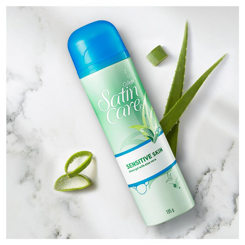 Gillette Venus Satin Care Sensitive Shaving Gel with Aloe Vera 195g
