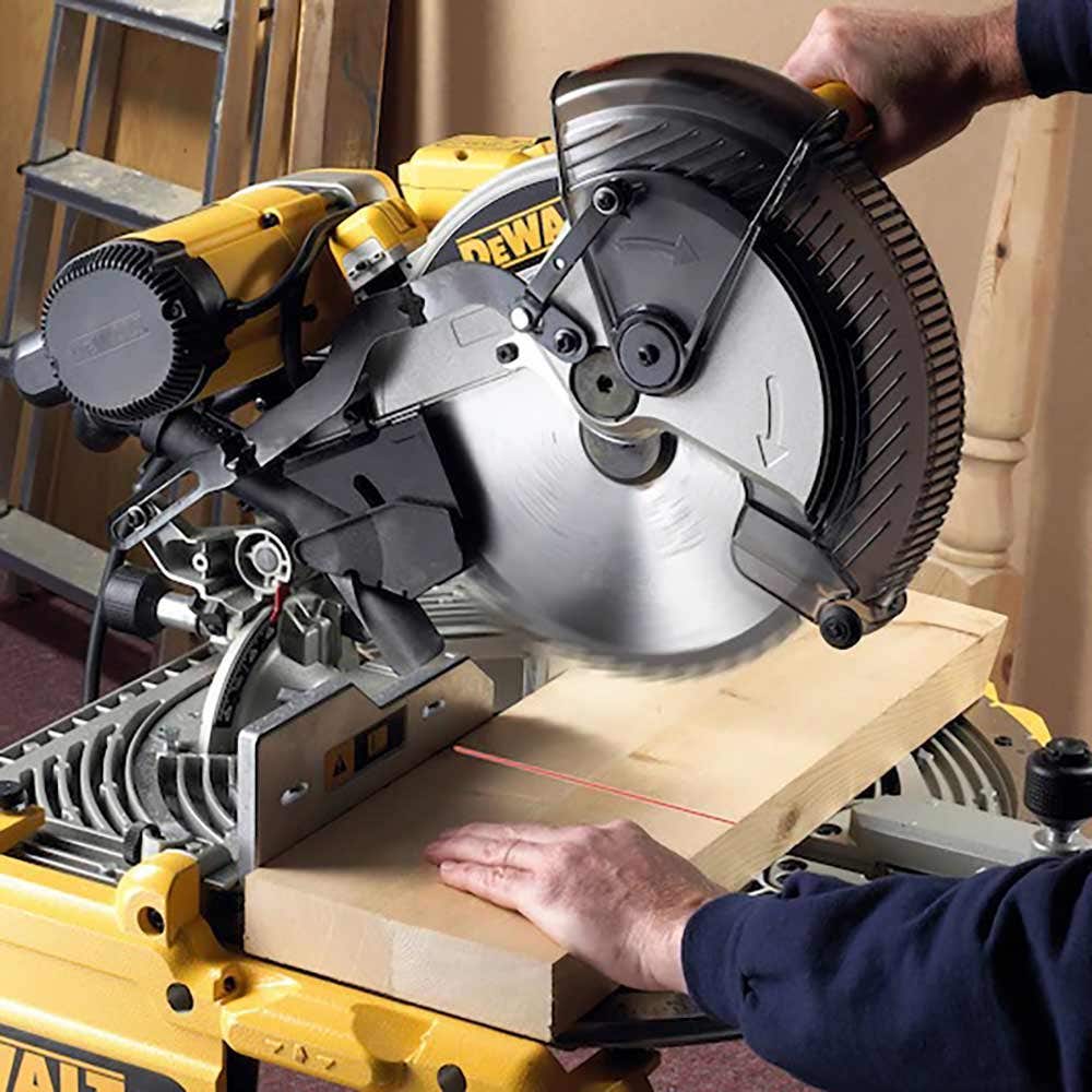 DEWALT 305x30mm 96T Extreme Workshop TCT Circular Saw Blade for Wood Cutting DT4290-QZ