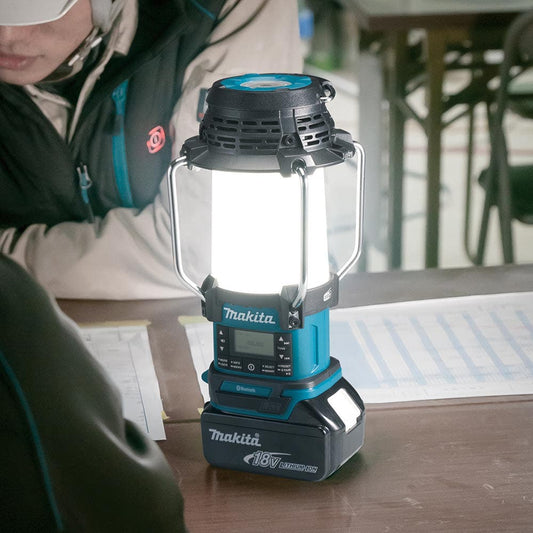 MAKITA 18V Bluetooth Digital Radio Lantern Skin DMR056