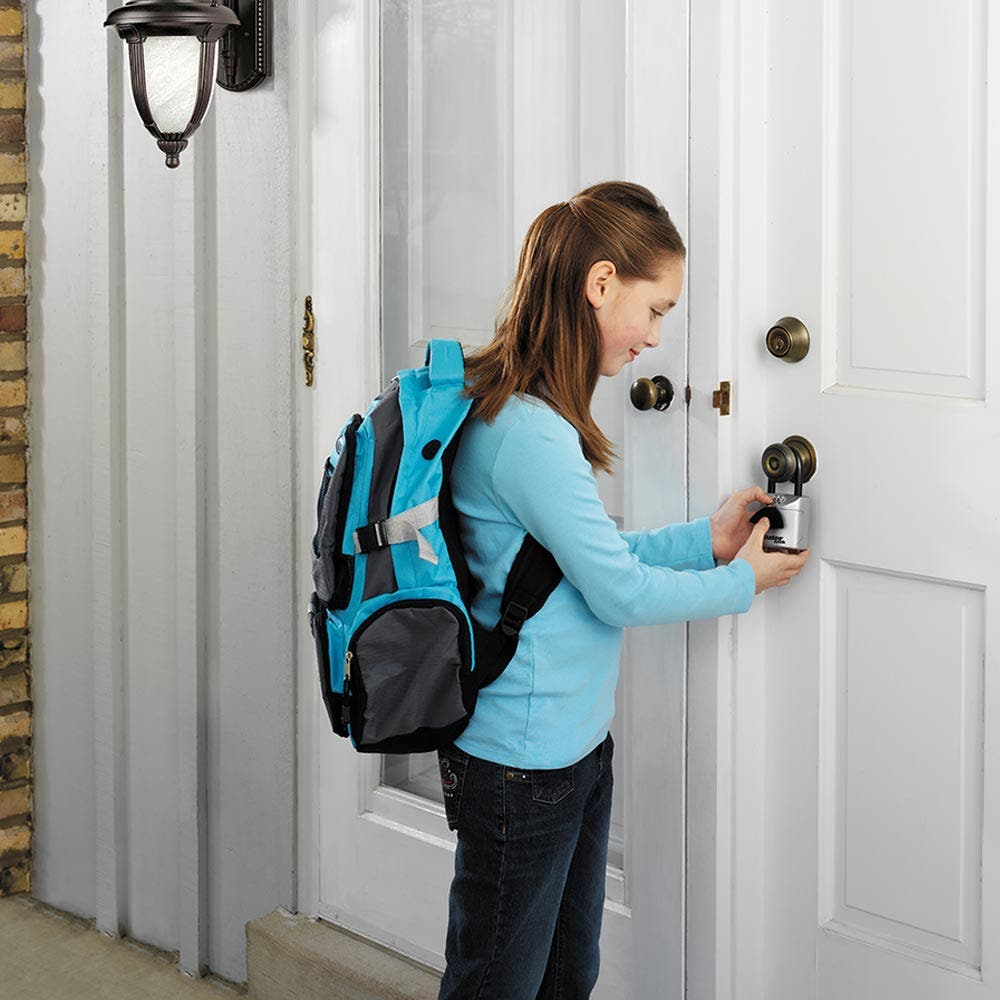 MASTER LOCK Wall Mount Style Combination Key Safe 5406DAU