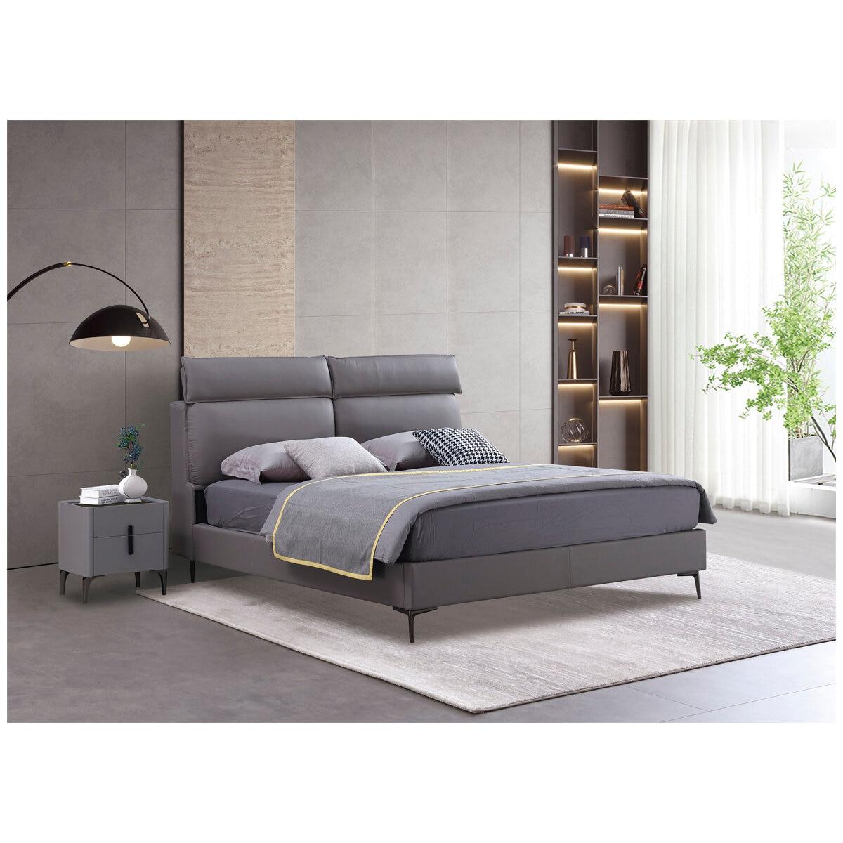 Moran Bremen King Bed with Encasement and Slats