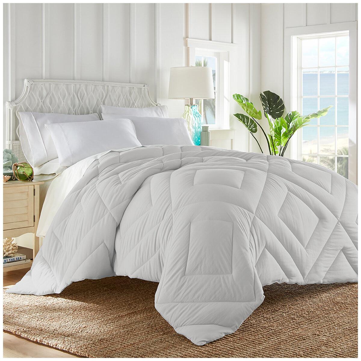 Tommy Bahama Coastal Cozy Comforter Queen Aloha Coast