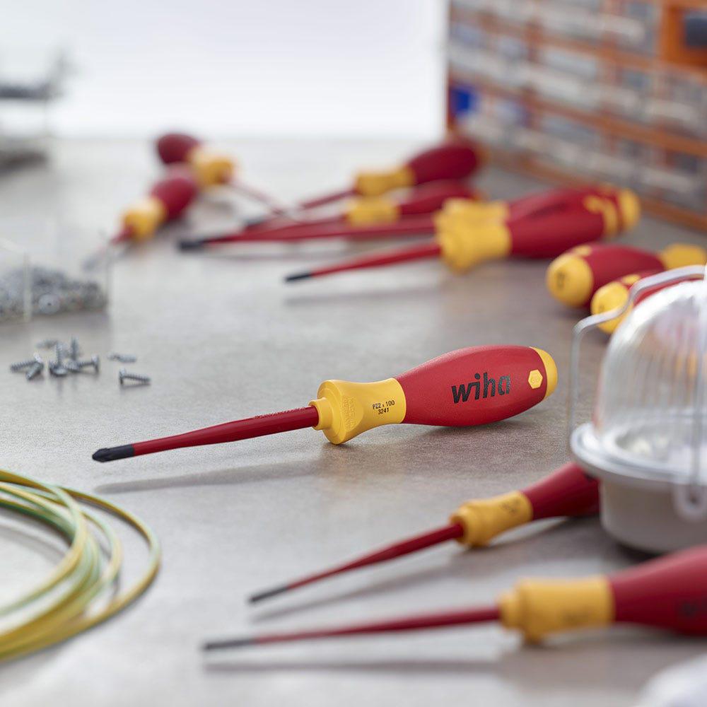 WIHA 3.5mm x 100mm Slotted VDE Insulated Screwdriver 41208