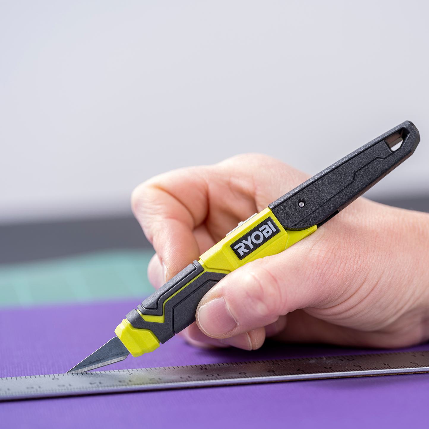 Ryobi Quick Change Knife - 3 Blades - 22 x 228mm