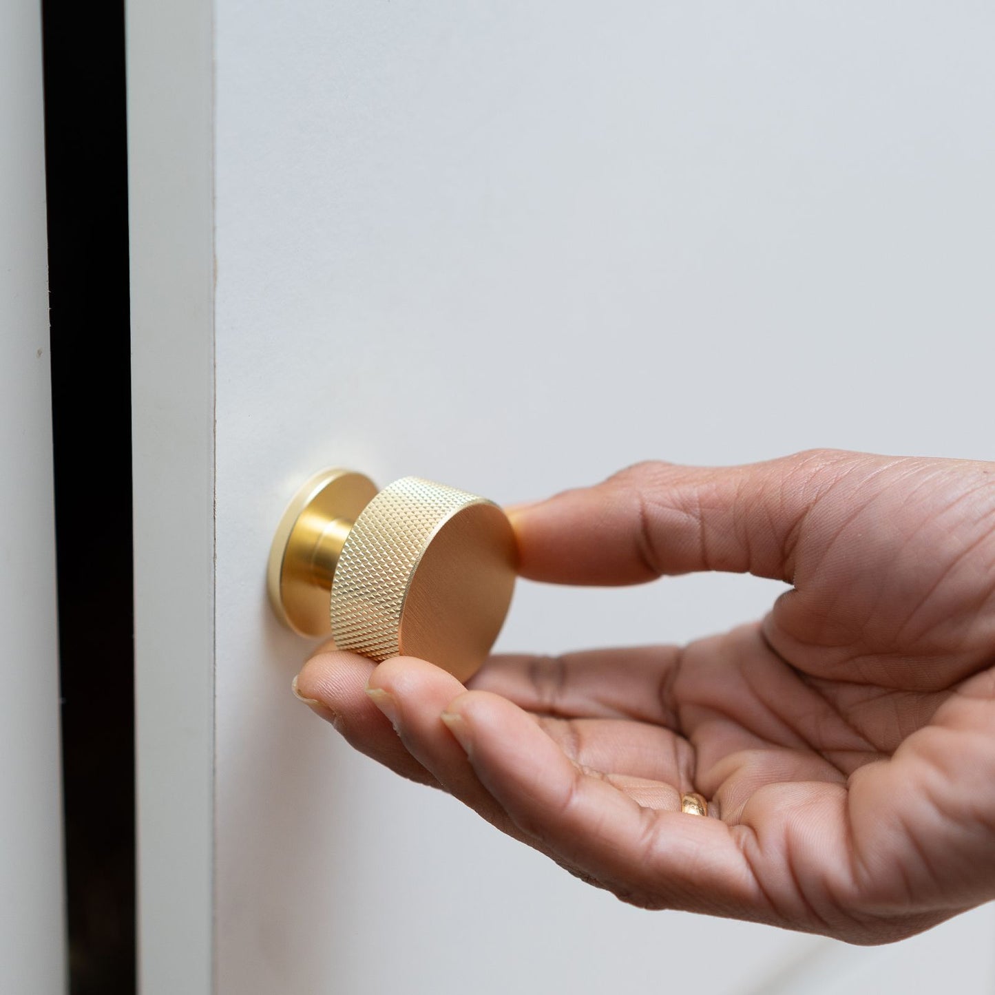 Taskmaster Knurled Cabinet Knob - 32mm - Brushed Brass