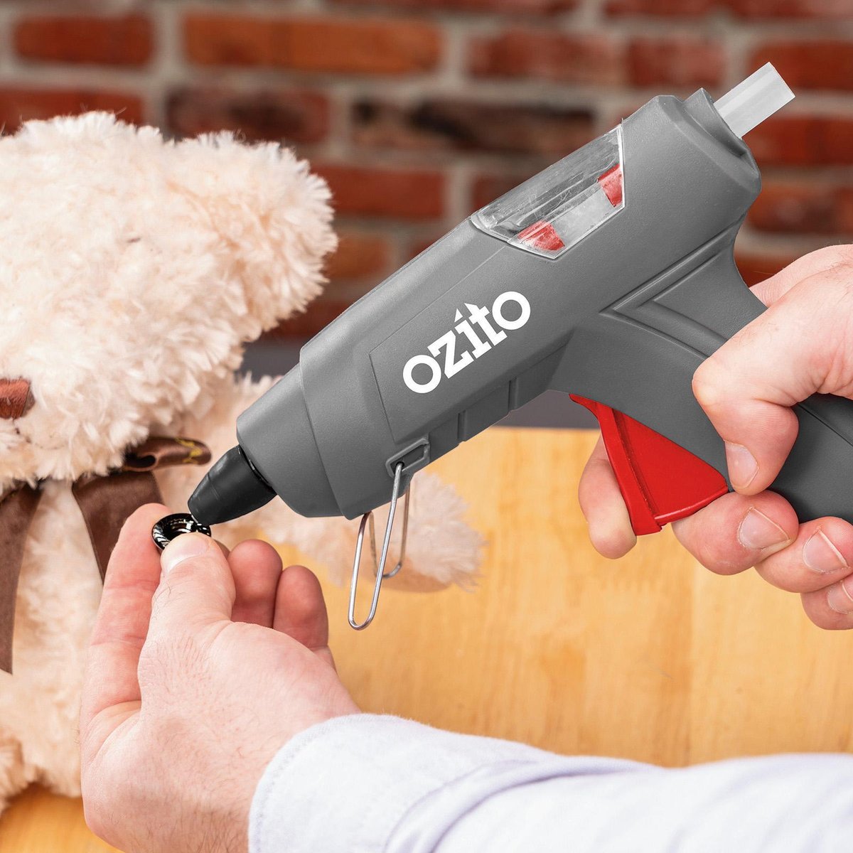 Ozito Glue Gun Kit 30W 11mm - 4 Glue Sticks - Grey/Red/Black/Silver