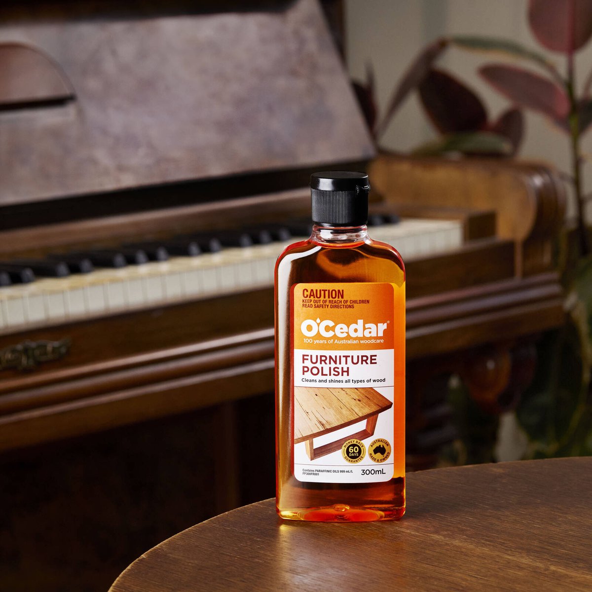 O'Cedar Furniture Polish - 400ml Liquid - Nourishes Wood - Conceals Scratches