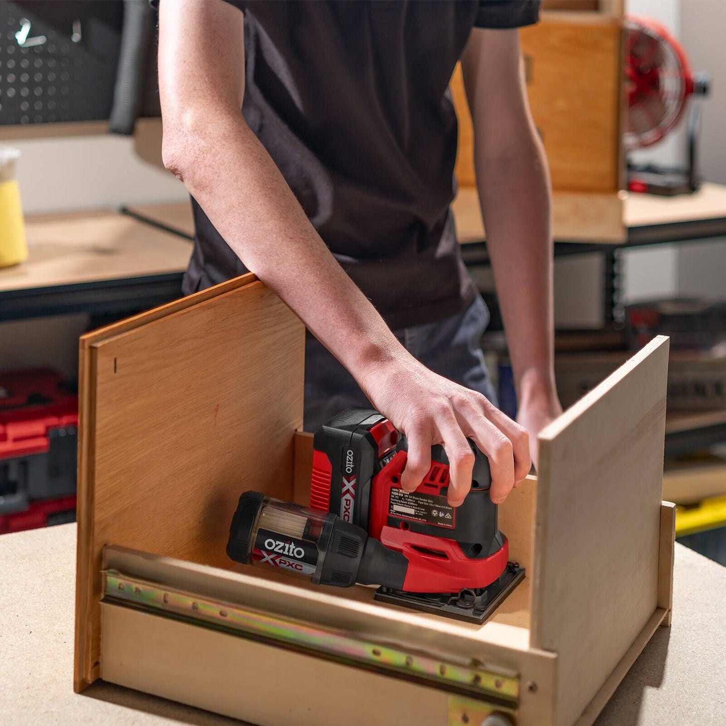 Ozito PXC 18V 1/4 Sheet Sander