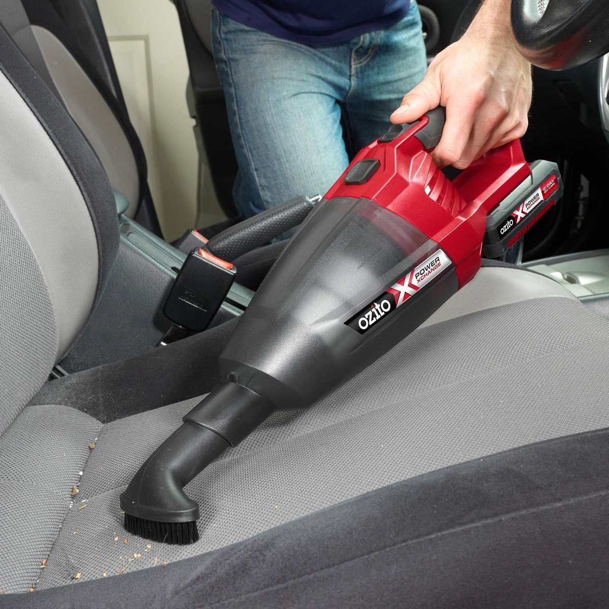 Ozito PXC 18V Cordless Hand Vacuum - 540ml Plastic - Lightweight Design