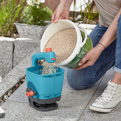 Gardena Handheld Seed and Fertiliser Spreader - Medium