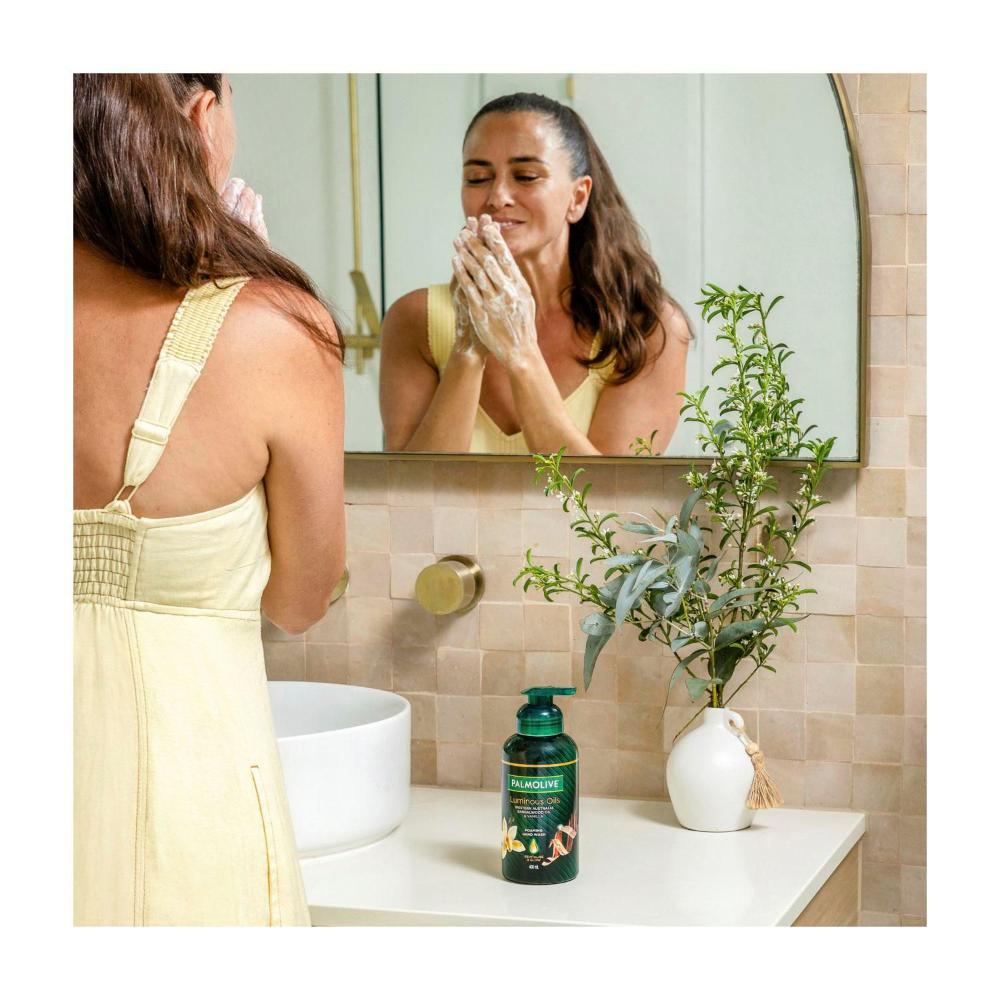 Palmolive Luminous Oils Foaming Hand Wash Sandalwood & Vanilla - 400mL