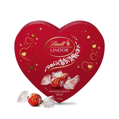 Lindt Lindor Milk Chocolate Heart Box - 147g