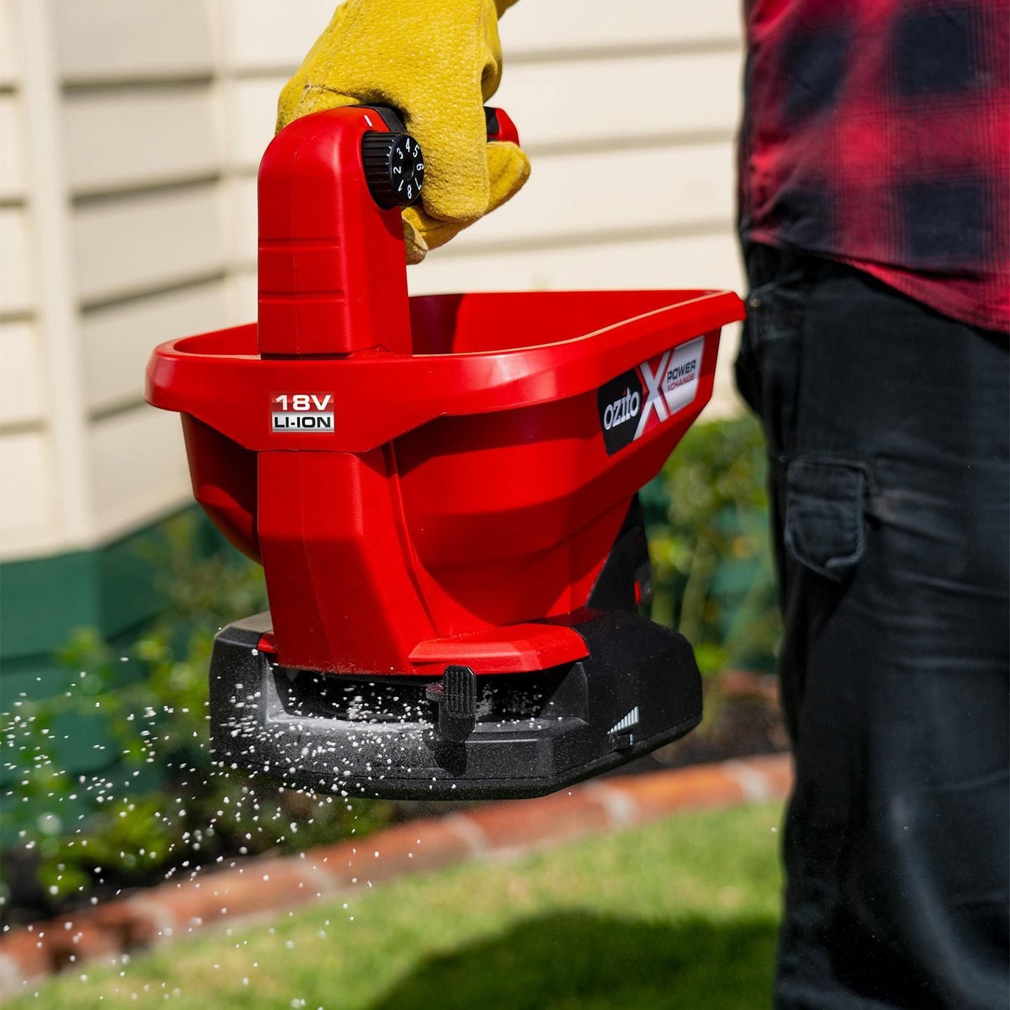 Ozito PXC 18V Cordless Seed and Fertiliser Spreader - Skin