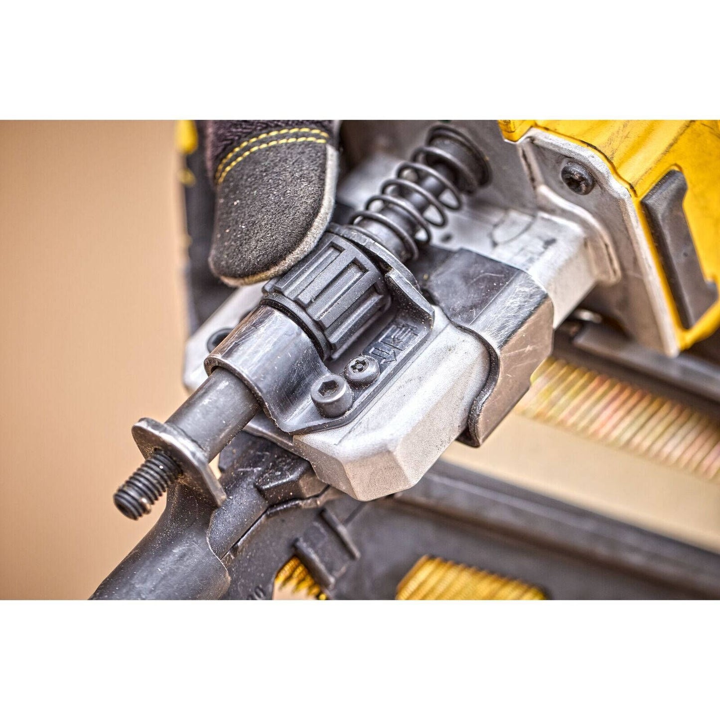 Dewalt XR Framing Nailer Kit - 90mm - 5.0Ah