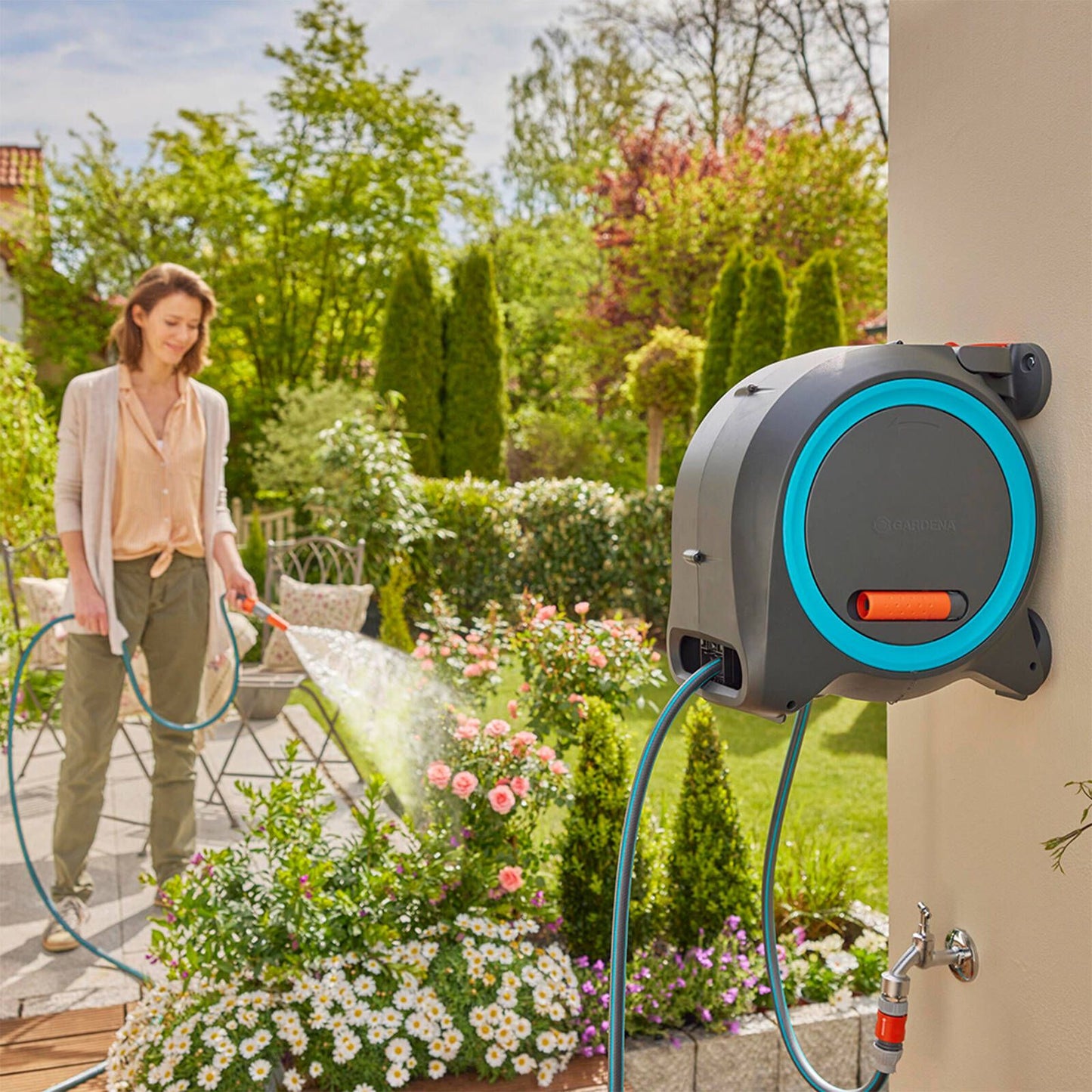 Gardena Dual 2 in 1 Roll Up Hose Reel - 25m