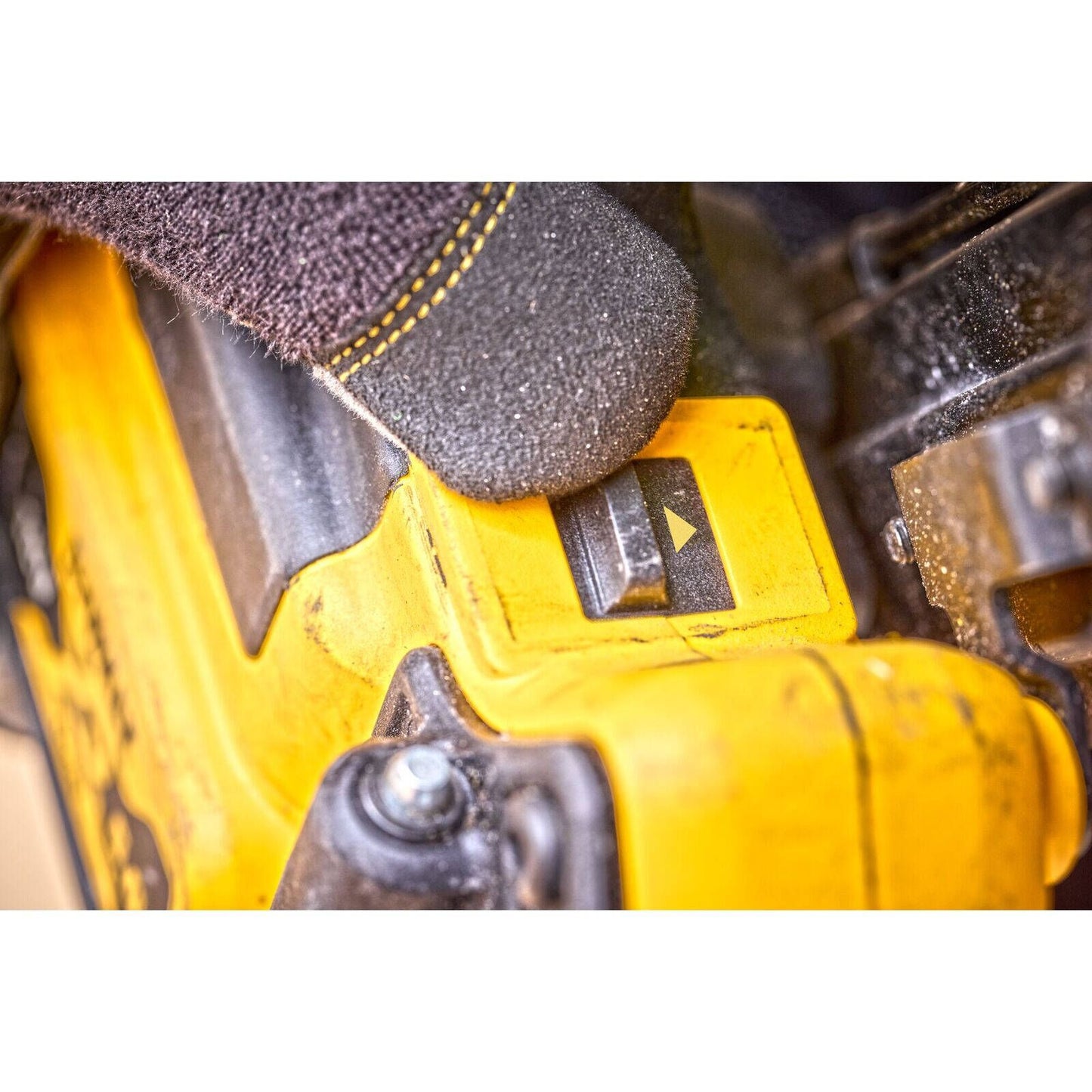Dewalt Framing Nailer - 18V - 90mm - Skin Only