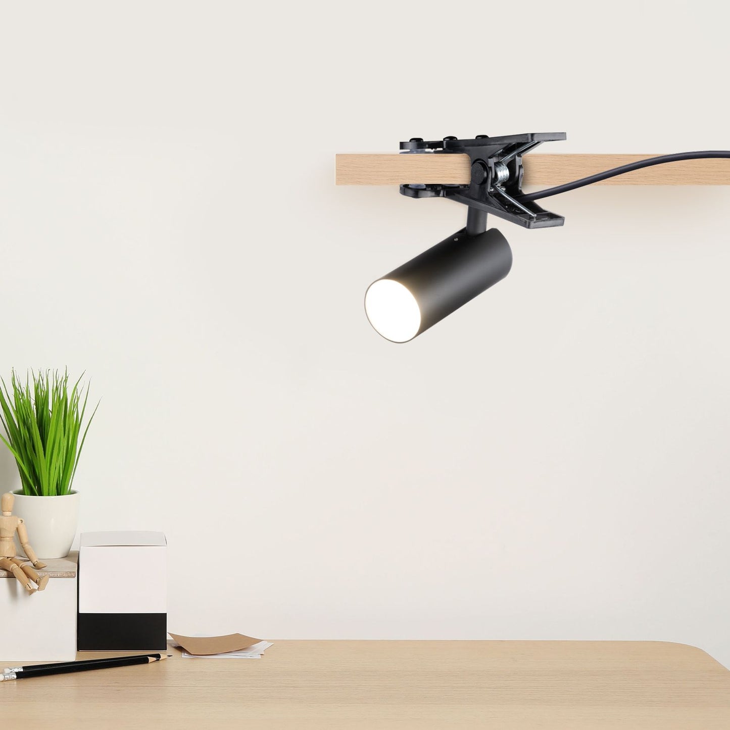Verve Design Cody Clip Lamp - 4.5W - 145 x 90 x 130mm - Black