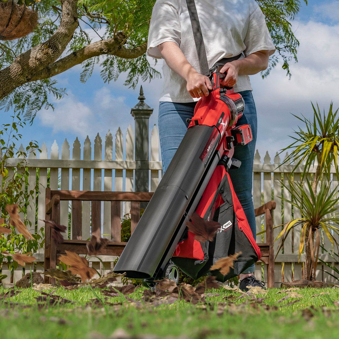 Ozito PXC Brushless Blower Vacuum - 36V - 45L