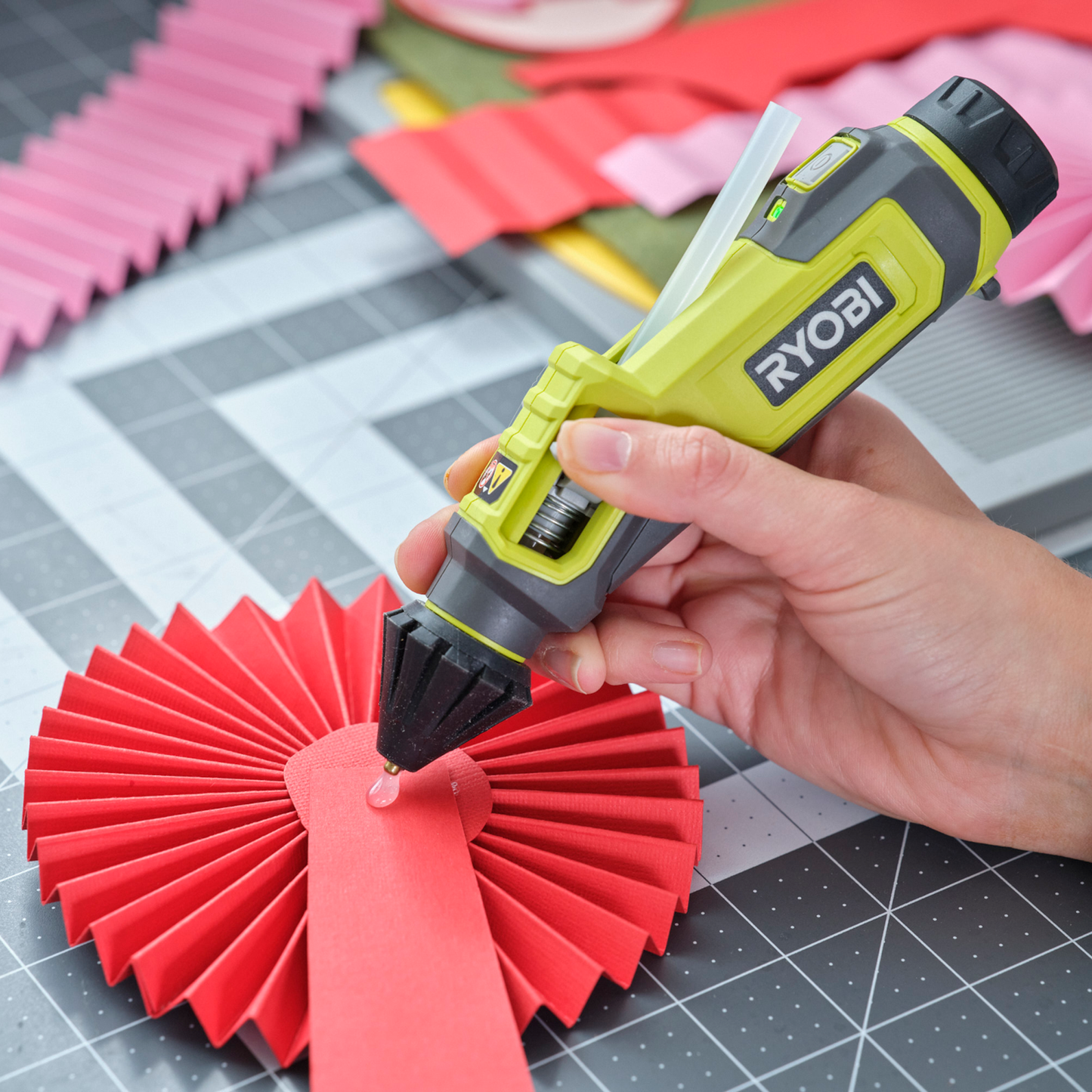 Ryobi USB Lithium Glue Pen Kit - 700 x 150 x 180mm - 2.0Ah