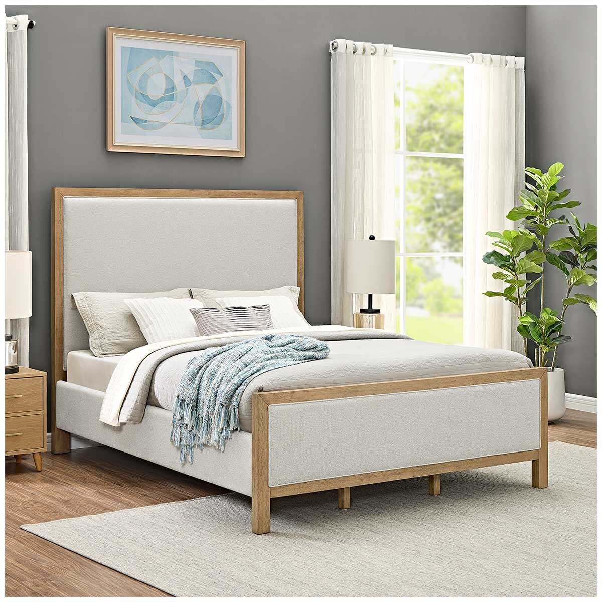 Henredon Upholstered Queen Bed with Solid Wood Trim and Platform Design