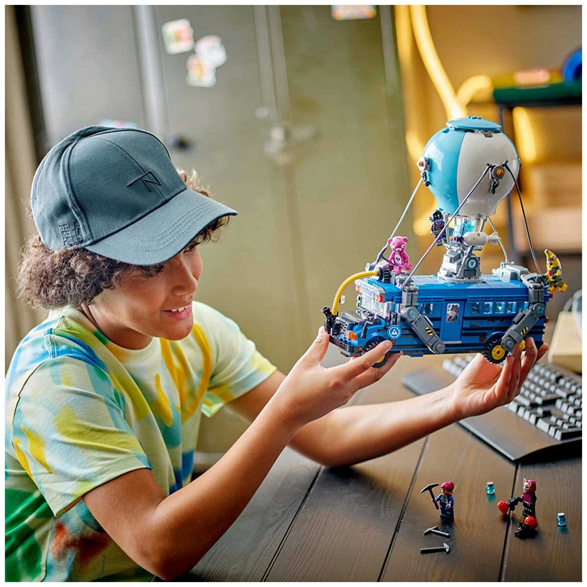 LEGO Fortnite Battle Bus 77073 Building Set 954 Pieces for Ages 10+
