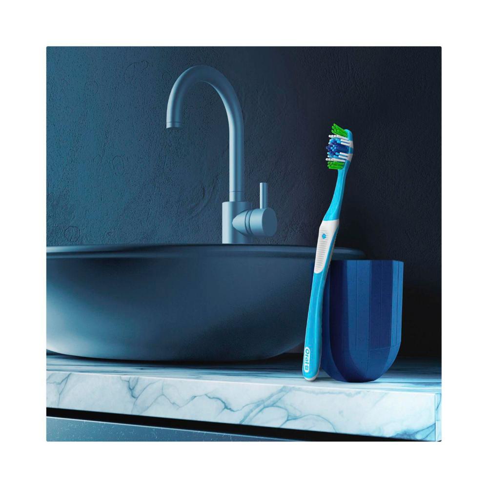 Oral B Complete 5 Way ean Medium Toothbrush - 3 Pack
