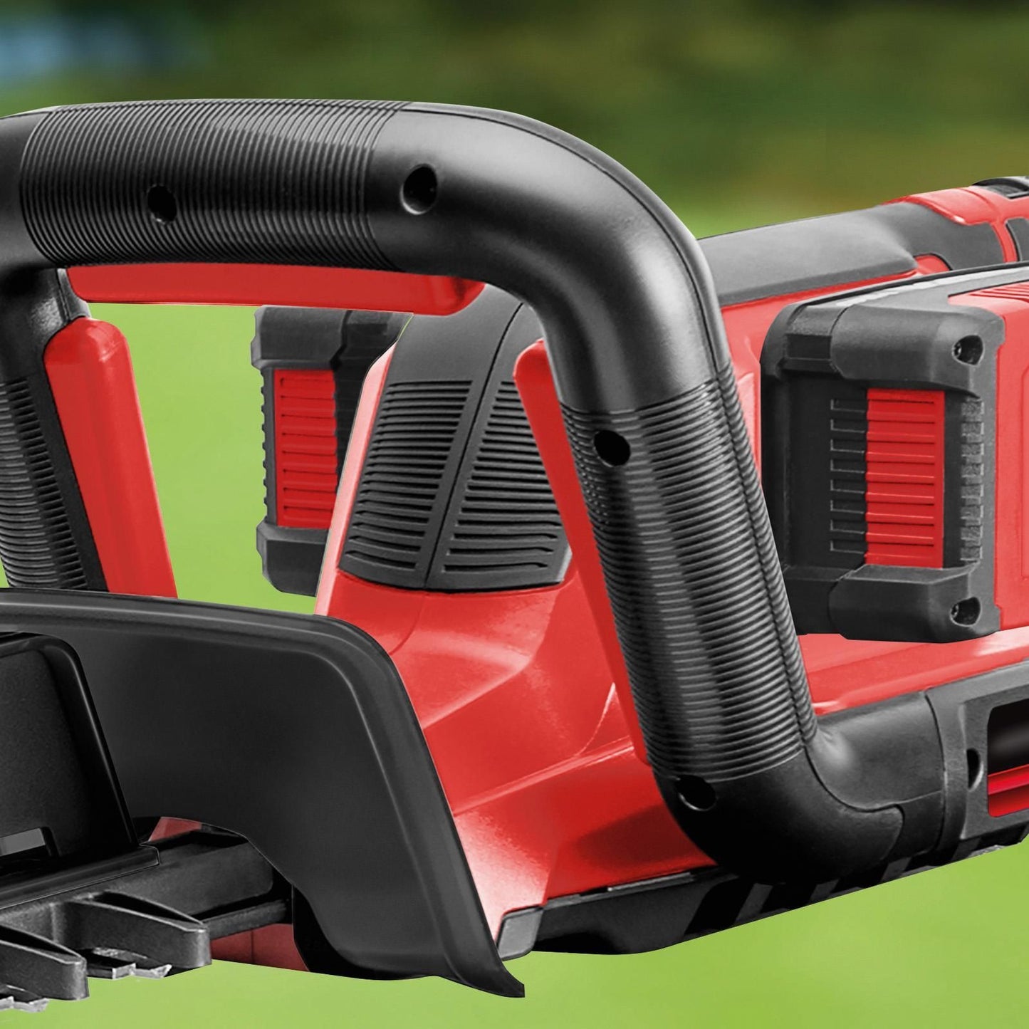 Ozito Cordless Hedge Trimmer - 650mm