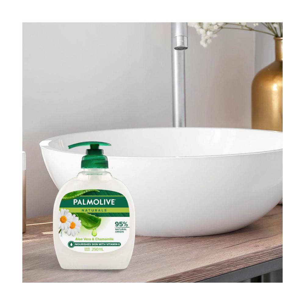 Palmolive Naturals Hand Wash Aloe Vera & Chamomile - 250mL