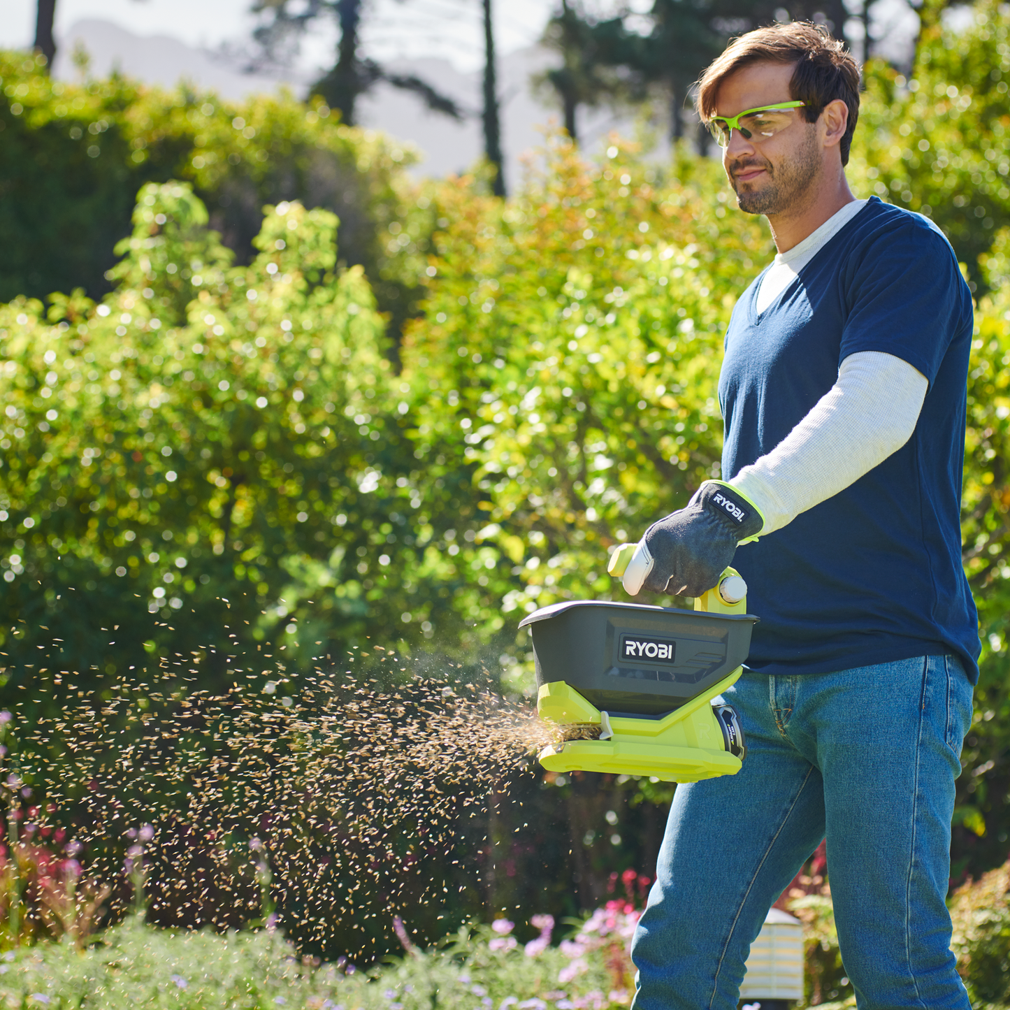 Ryobi One+ Seed and Fertiliser Spreader - 4L