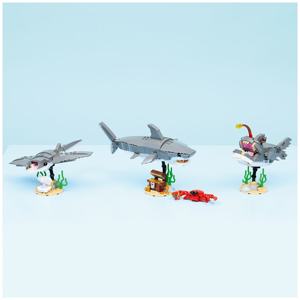 Lego Creator 3 in 1 Posable Shark Treasure Chest 31381 379 Pieces