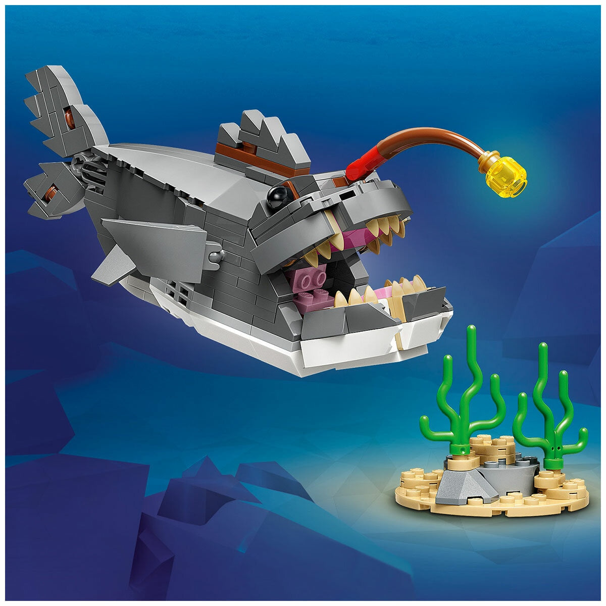 Lego Creator 3 in 1 Posable Shark Treasure Chest 31381 379 Pieces