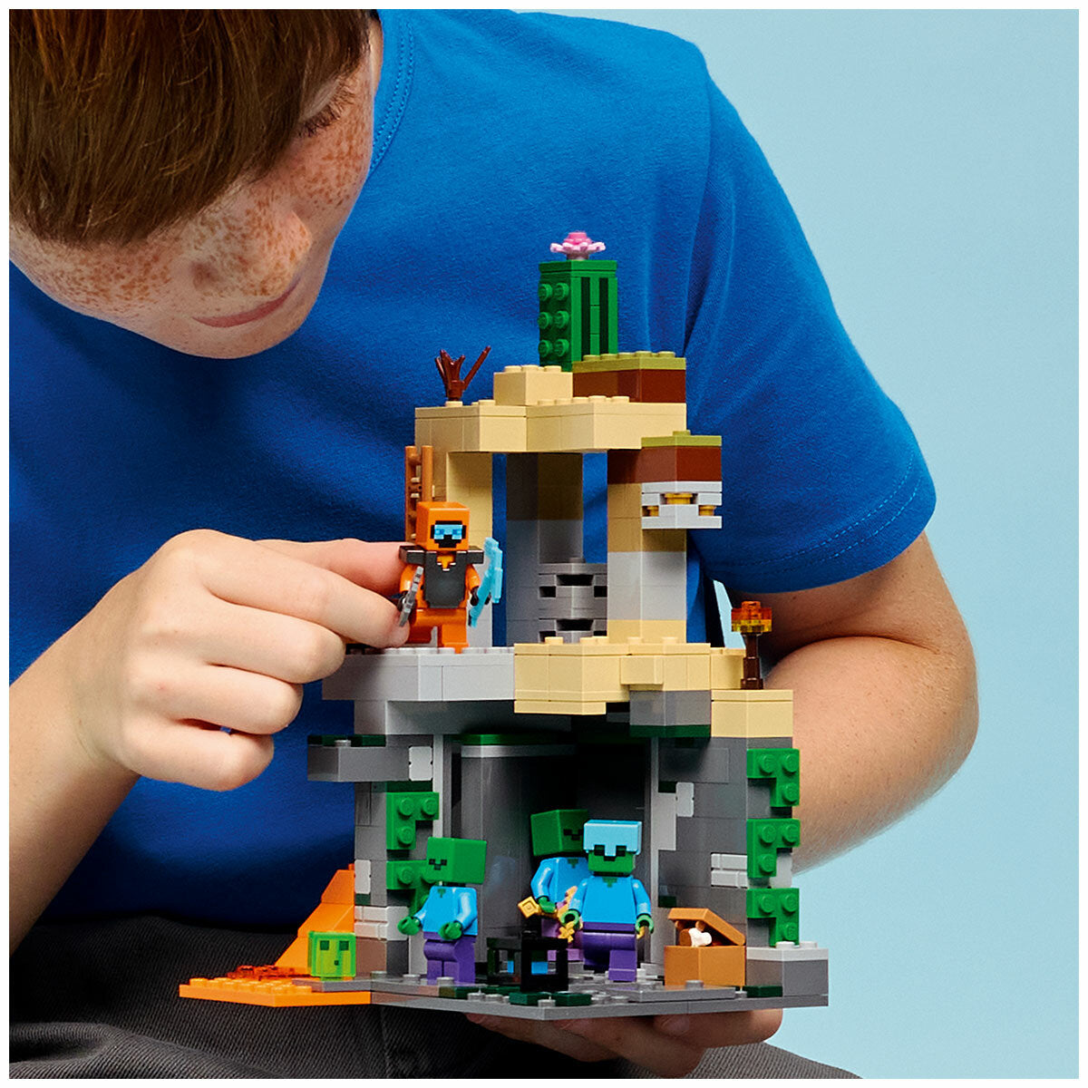 LEGO Minecraft Zombie Dungeon 21587 284-Piece Build Set with Wastelands Wanderer