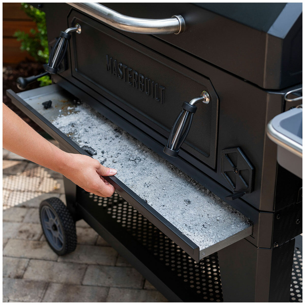 Masterbuilt Charcoal Wagon Grill MB20042219 Black 91cm