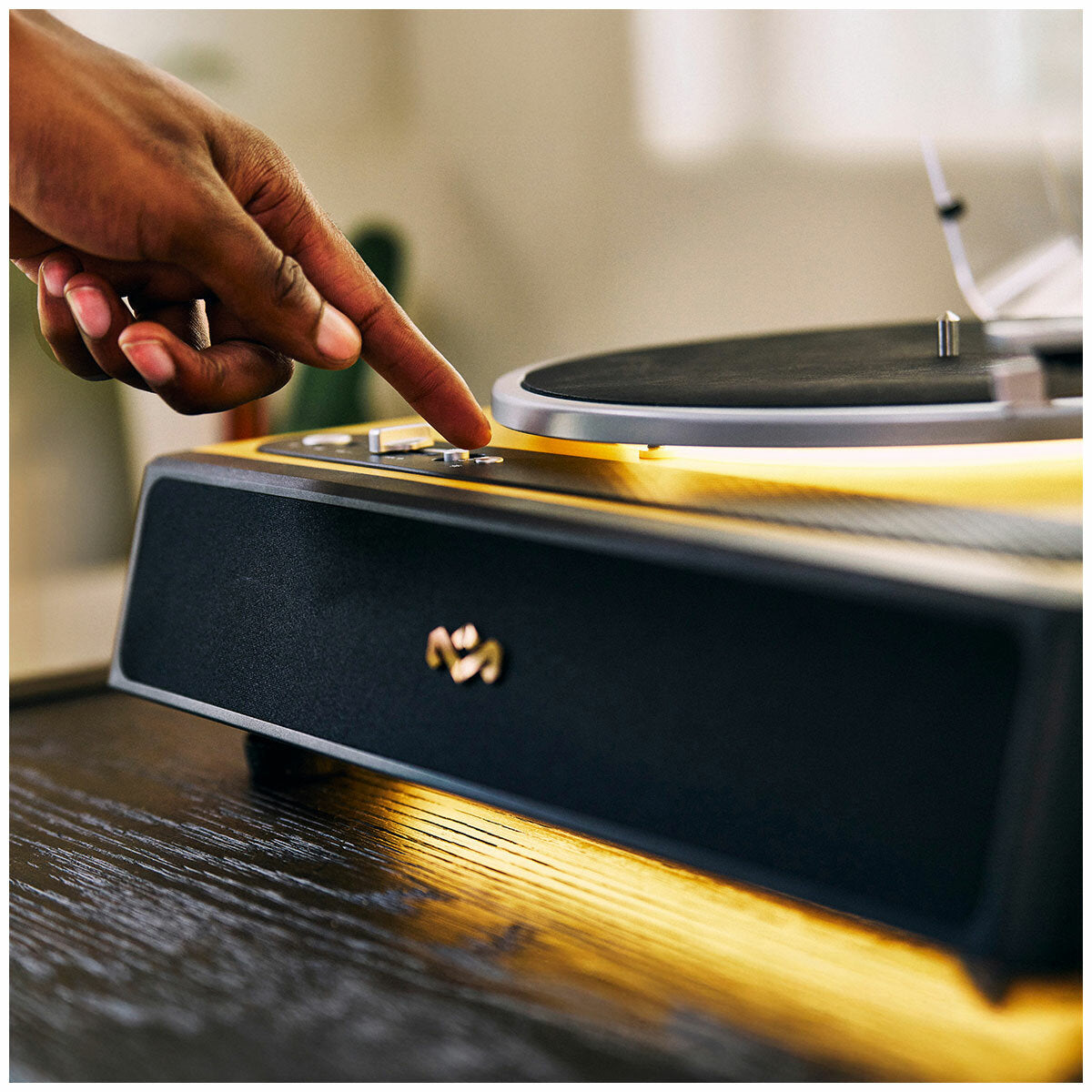 House of Marley Soul Rebel All-In-One Turntable EM-JT401-SB Black/Timber