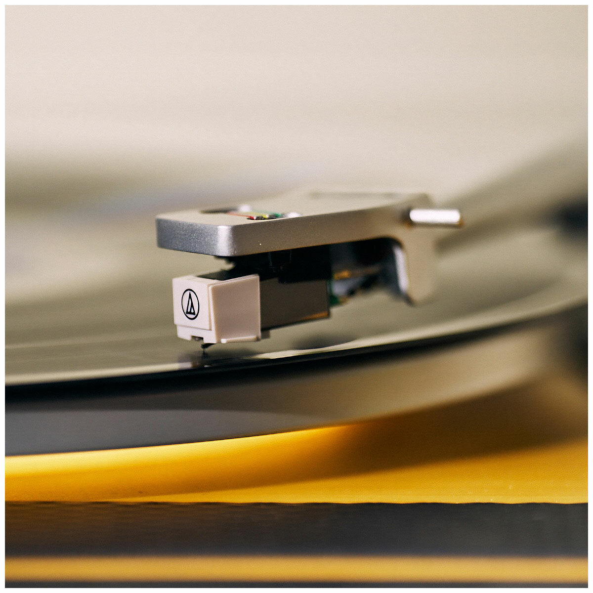 House of Marley Soul Rebel All-In-One Turntable EM-JT401-SB Black/Timber