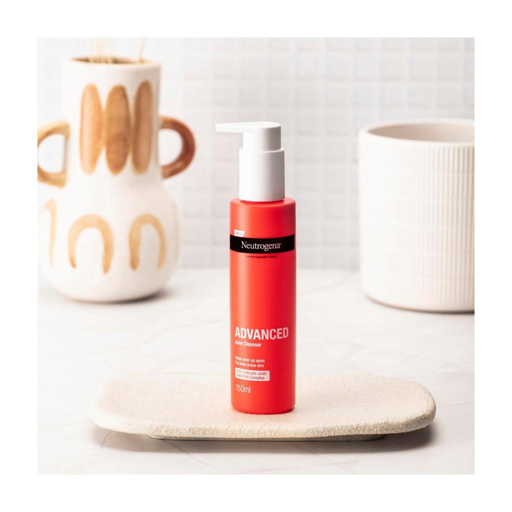 Neutrogena Advanced Acne eanser - 150mL
