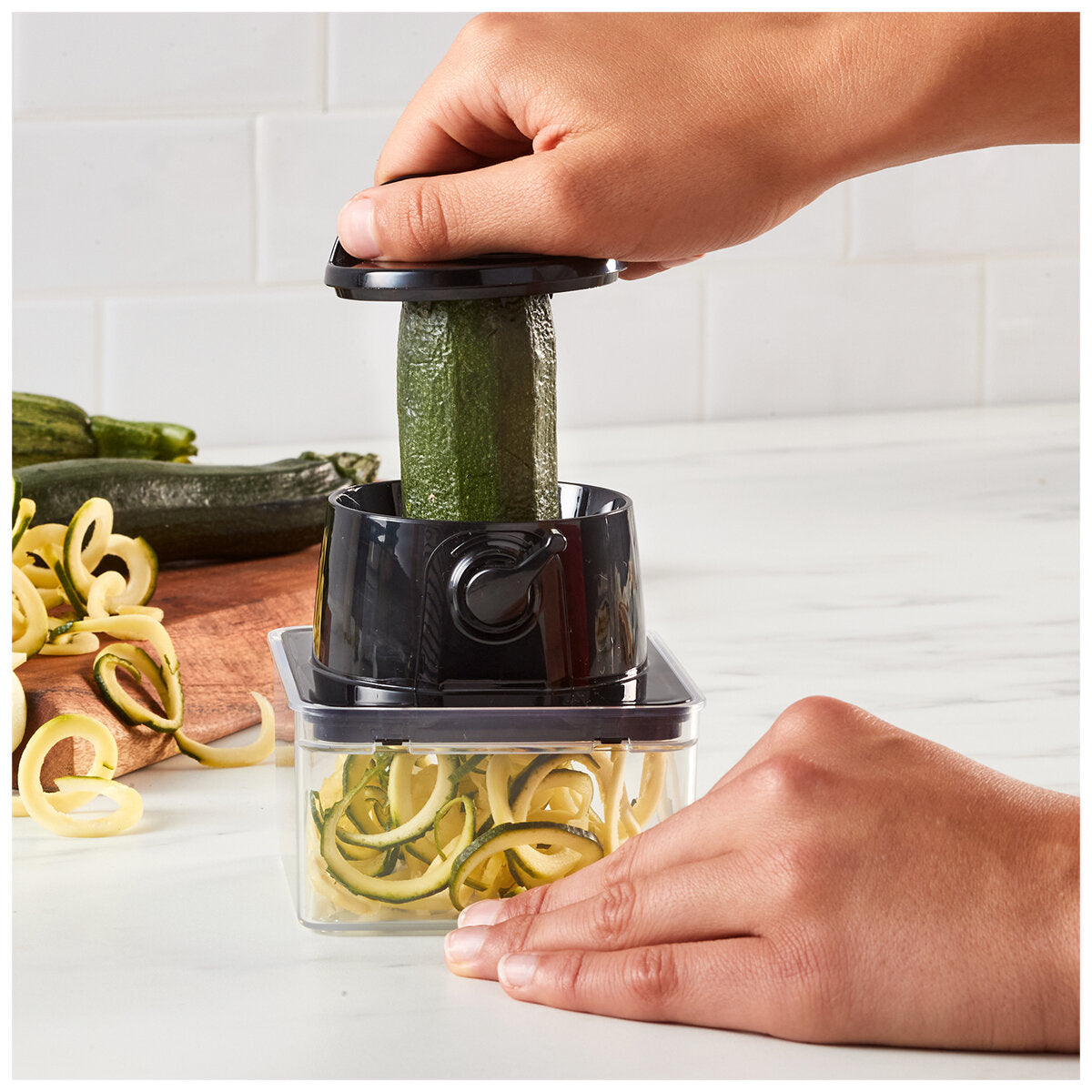 Miu Vegetable Chopper and Slicer 11-Piece Set 1968698 White Black
